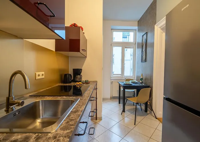 Apartamento With Kitchen Near Naschmarkt & U4 Metro *
