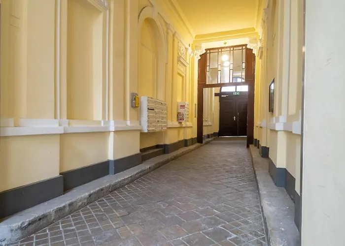 With Kitchen Near Naschmarkt & U4 Metro * Viena